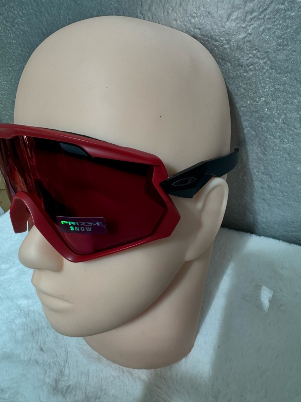 Red Ski/Snowboard Goggles - Picture 13 of 15